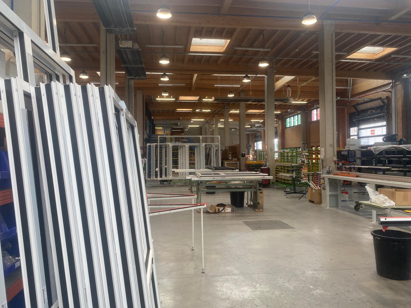 Multigamme aluminium - Installateurs, entreprises de rénovation et architectes : découvrez comment choisir la bonne solution de châssis aluminium selon les contraintes du projet